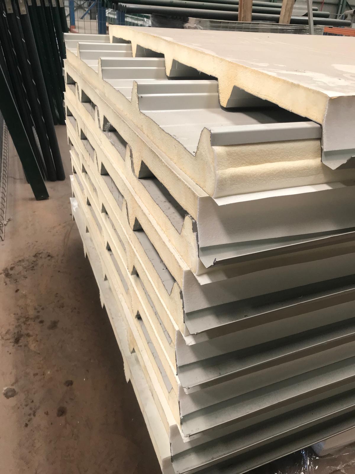 304106305141  PANEL CUB AGRO S/T 5GR GRIS PERLA/BLANCO 14140X1000X30